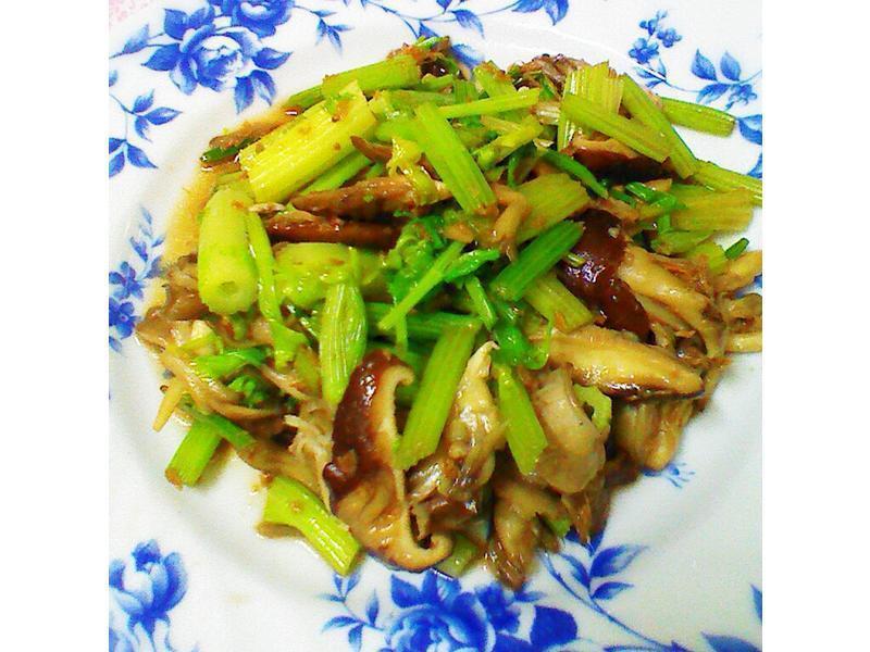  香芹舞菇